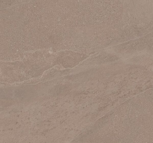ARDESIA WALNUT bruine steenlook tegel 80x80cm met matte textuur – porseleinen tegel van Tegelplus voor warme Belgische interieurs