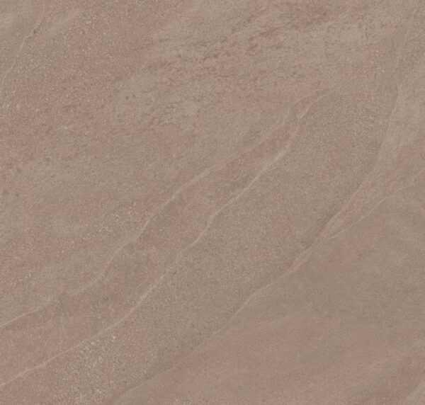 ARDESIA WALNUT bruine steenlook tegel 80x80cm met matte textuur – porseleinen tegel van Tegelplus voor warme Belgische interieurs