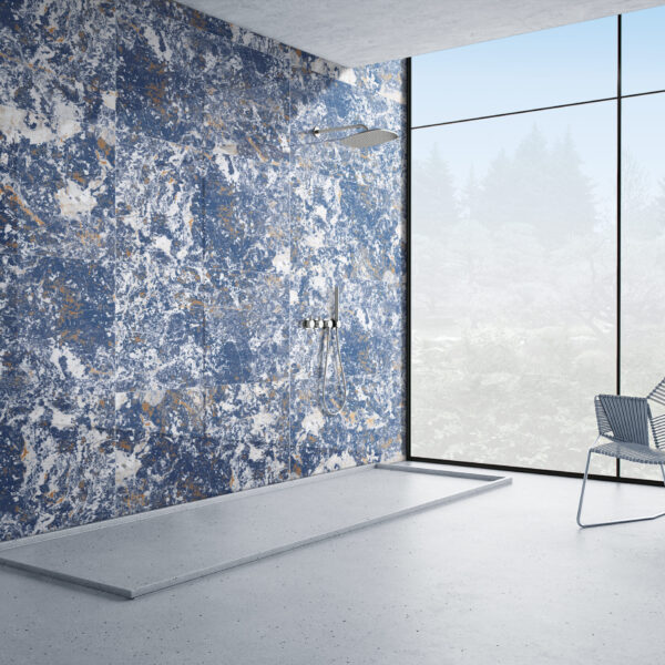 Hoogglans tegel BAHA AZUL 60x120cm met blauwgrijze marmerlook en elegante glans tiles