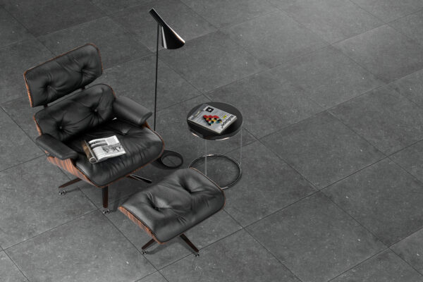 BELGIUM BLACK 60x60x2cm zwarte steenlook tegel met antislip oppervlak – buitenporseleinen tegel voor terras of oprit bij Tegelplus in België