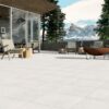COBBLE STONE ASH witte steenlook tegels 80x80cm en 80x80x2cm – porseleinen tegels van Tegelplus voor binnenvloeren en antislip terrassen in België
