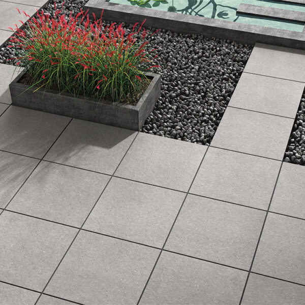 COBBLE STONE ASH witte steenlook tegels 80x80cm mat en 80x80x2cm antislip – porseleinen tegels van Tegelplus voor binnen- en buitengebruik in België