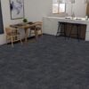 ENVERSTONE BLACK zwarte natuursteenlook tegel 60x60cm met granula matte afwerking – porseleinen tegel van Tegelplus voor moderne Belgische interieurs