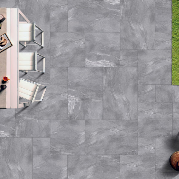EARTHSTONE GREY grijze steenlook tegels – 80x80cm mat, 60x60x2cm en 80x80x2cm antislip – porseleinen tegels van Tegelplus voor binnen en buiten in België