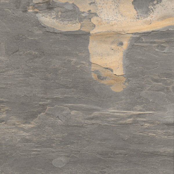 GREY SLATE grijze steenlook tegels, porselein, antislip R11, 60x60x2cm – ideale buitentegel voor Belgische terrassen, beschikbaar bij Tegelplus