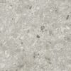 TERRAZO SMOKE – Grijze terrazzo porseleinen tegel 60x60x2 cm met antislip oppervlak – buitengebruik – Tegelplus België
