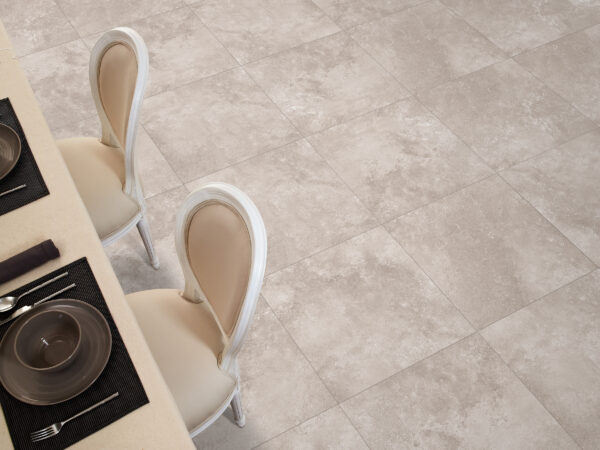 Beige kalksteenlook porseleinen tegel 60x60 cm – antislip oppervlak voor buiten – Tegelplus België
