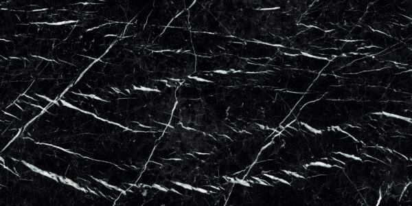 MARQUINA ROYAL NERO zwarte marmerlook tegel 60x120cm met witte adering en hoogglans afwerking – porseleinen tegel van Tegelplus voor stijlvolle Belgische interieurs