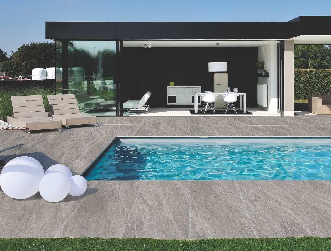 COUNTY GREY grijze steenlook porseleinen tegels in 60x60, 60x90 en 80x80 cm met antislip oppervlak – ideaal voor Belgische terrassen en tuinen – Tegelplus