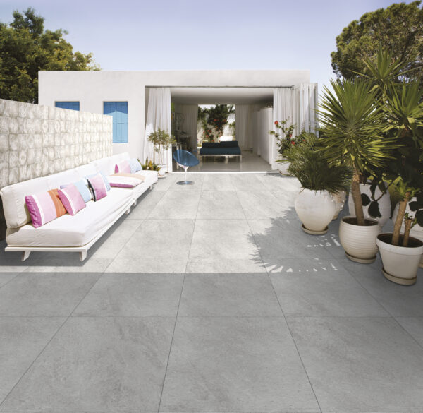 HARYANA GREY grijze steenlook tegels, porselein, antislip R11 – 60x60, 60x90, 80x80 cm formaten – buitentegel voor België – Tegelplus